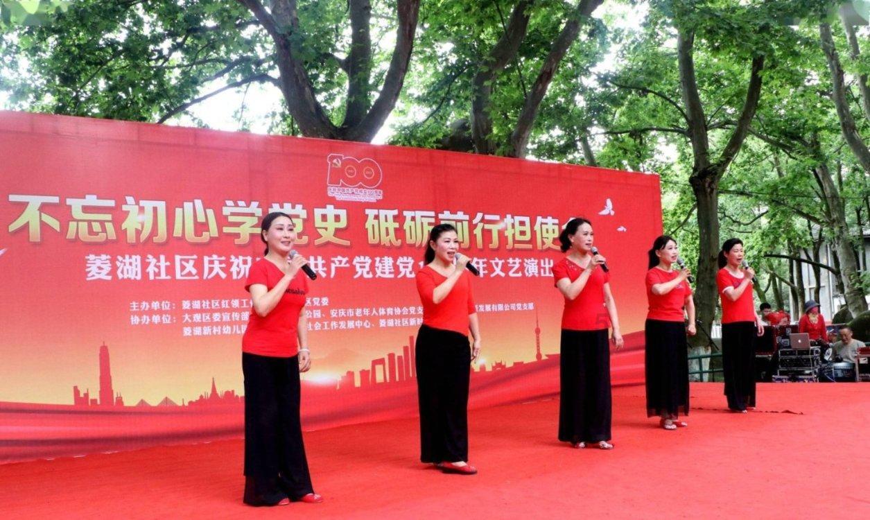 谁知道我和僵尸有个约会的主题曲